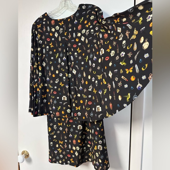 RARE Alexander McQueen Obsession Print Cape Sleeve Black Crepe Dress - Size 44 - Picture 9 of 16